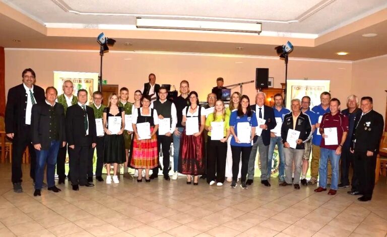 Gau – Ehrenabend 2025 — Meister und Könige geehrt –Schützengau Straubing-Bogen vergab Auszeichnungen an erfolgreiche Sportler.